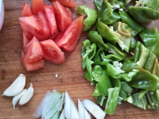 4、小炒山药片,备好所有的作料