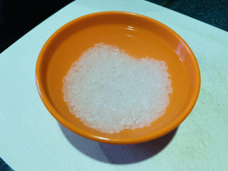 2、香菇滑鸡粥,洗净