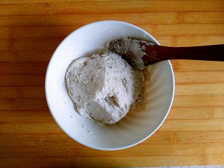 3、耀眼黄金香肠棒（烤箱版）,翻拌至无干粉抱成团