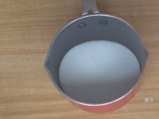 28、超详细马卡龙教程,将细砂糖晃平；