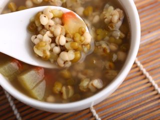 12、西瓜皮薏米煲-带带,做法也很简单,你不来一碗?