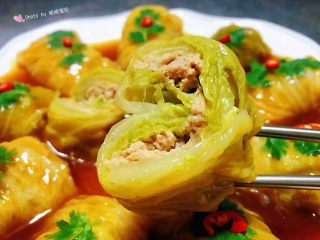 15、#冬日暖心菜#白菜包肉,白菜包肉入口香浓还不失白菜的清新口感