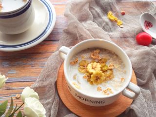 8、辅食10M➕：香蕉牛奶燕麦粥,不爱喝奶的宝宝一定要试试～