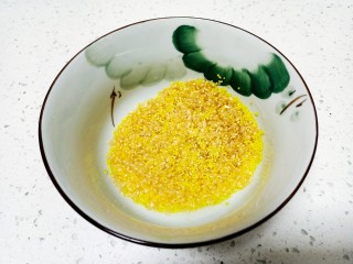 3、糙米、小米、紫薯粥,淘洗干净