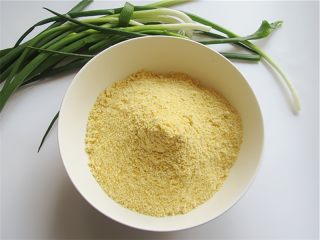 5、玉米馅葱香饼,在等待过程中我们来准备制作饼的玉米馅的材料