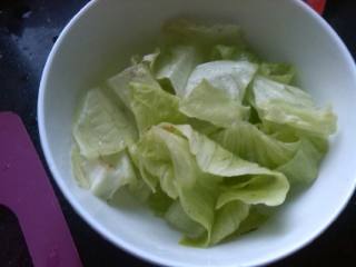 4、≈海鲜粥≈,生菜撕成小片