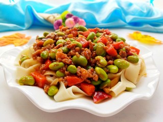 1、毛豆米肉酱拌面,美美图片来一张，味道香浓！