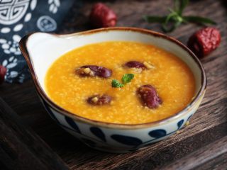 12、南瓜红枣小米粥（养生）,每天都离不开的小米粥煮好了；