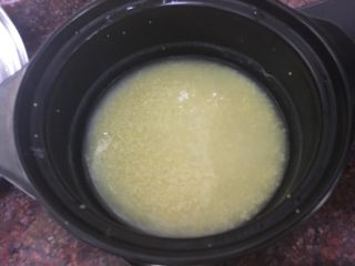 3、南瓜小米粥,已煲好的小米粥