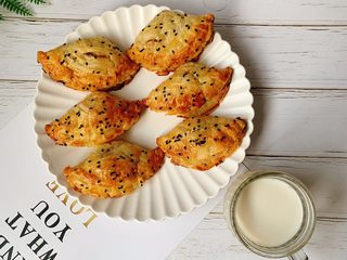 12、香蕉酥,再配一杯牛奶