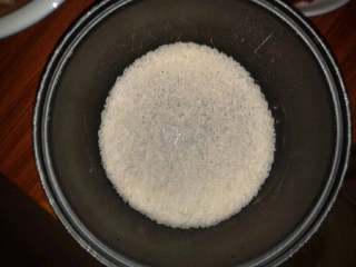 5、瑶柱三鲜粥,三分米七分水煲粥