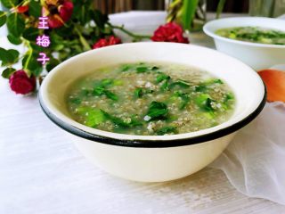 5、黑小米青菜粥,成品。