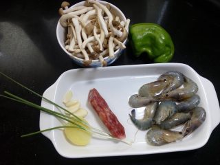 1、炒三鲜, 准备好食材。