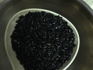 1、补肾粥,黑米