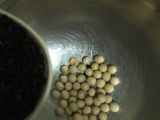 4、补肾粥,黄豆
