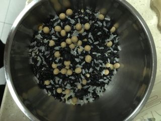 7、补肾粥,放一起 洗洗