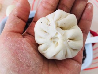 15、牛奶红豆卷,收口。