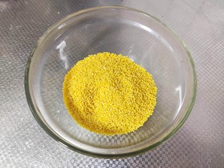 1、红豆小米粥,准备小米