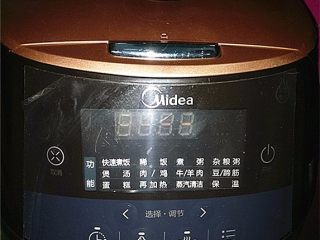 10、黄豆煲鸭翅,再加盖：选择煮粥功能、30分钟左右