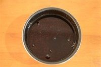 4、紫米红豆粥,加入足量的水。