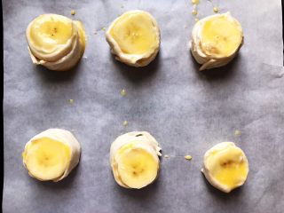 11、香蕉飞饼卷,刷好了