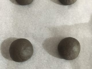 10、米妮米奇馒头,大面团都滚圆后整齐排列好