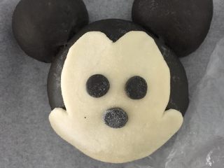 22、米妮米奇馒头,沾少许水沾在脸中央