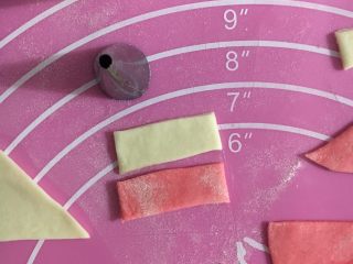 27、米妮米奇馒头,拿小号圆形裱花嘴