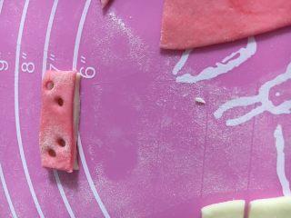 29、米妮米奇馒头,重叠起来，粉色在上面