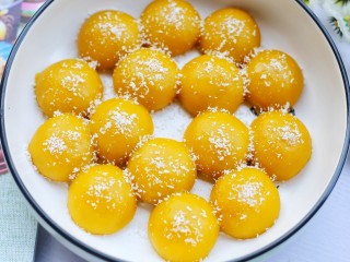 13、椰香南瓜糯米糍,无敌好吃。