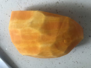 3、红薯南瓜粥,南瓜削皮