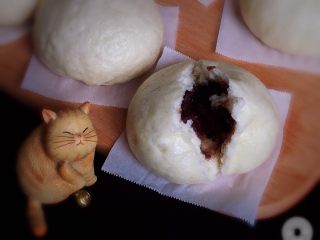 18、豆沙馒头,掰开品尝,甜甜蜜蜜真是享受。