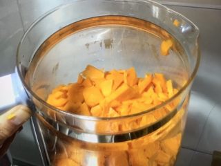 7、红枣南瓜粥,放锅里