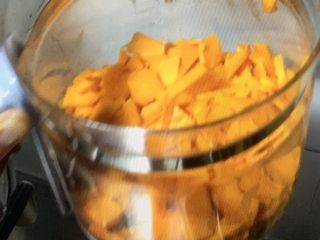 8、红枣南瓜粥,煮