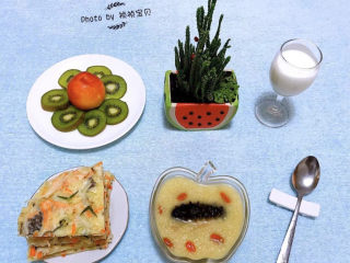 10、小米海参粥,没有什么能比妈妈做的丰盛早餐更能敞开孩子心扉了