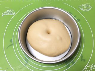 12、快速早餐吐司片-鸡蛋味,发酵完成后用手指戳一下不反弹。