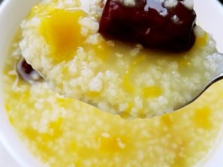 10、砂锅南瓜小米粥,成品。