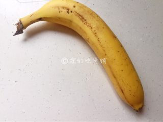 1、焦糖肉桂香蕉,香蕉一个。