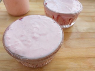 7、草莓椰奶布丁,八分满就可以了（我这里倒多了????）