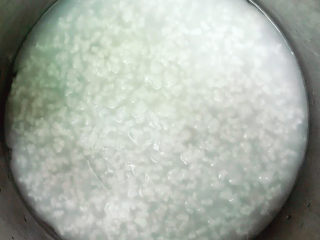 10、生滚牛肉粥,压熟的粥