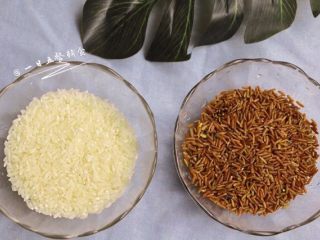 1、鹰嘴豆杂粮米糊,准备食材：鹰嘴豆20g、大米15g、红米15g。????小贴士：在给宝宝添加辅食的过程中，尽可能地保持食材的多样性，宝宝的主食不要局限于白米白面