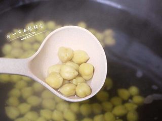 2、鹰嘴豆杂粮米糊,????小贴士：放入高压锅中压30分钟也可以哦。