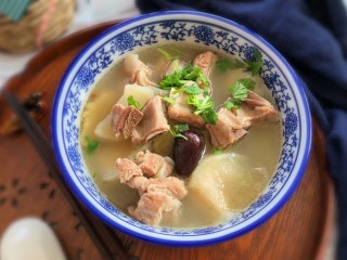 12、辣萝卜排骨汤,香喷喷的辣萝卜排骨汤来啦，快来喝吧！