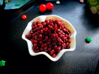 13、自制蜜豆,吃不完的放冰箱，蜜豆吸收了水分和糖分，更美味。