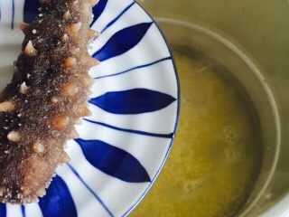 10、暖胃滋补养生粥+海参小米粥,放入海参