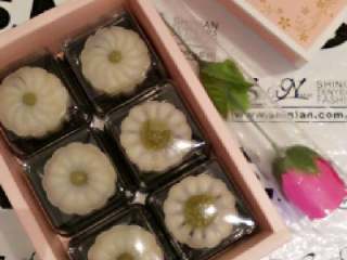 17、冰皮月饼#中秋食饼记#,做好的冰皮月饼冷藏4小时后食用口感更佳