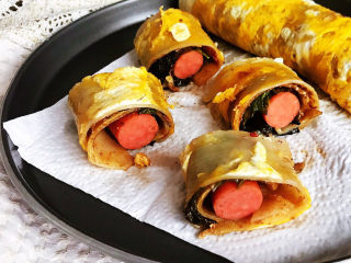 17、东北烤冷面,这是一道非常地道的东北烤冷面，东北风味小吃~