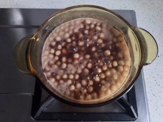 7、桂花赤豆小圆子,等小圆子都浮上来了就煮好了