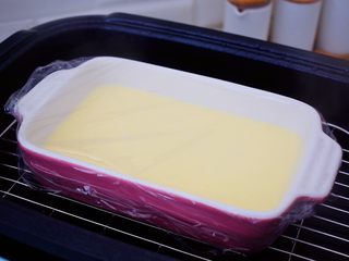 9、无需烤箱的奶香布丁,放入烧开水的蒸锅