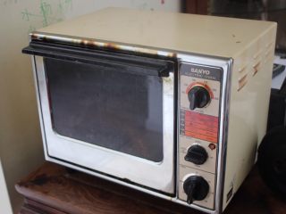 16、惊喜玫瑰马卡龙,把烤箱调到160度左右